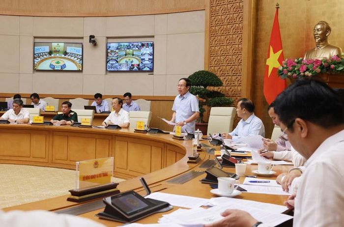 Phó Thủ tướng: Các địa phương phải chủ động chuẩn bị đội ngũ giáo viên, cơ sở vật chất, trang thiết bị dạy học để khi công trình hoàn thành có thể đưa vào vận hành ngay- Ảnh: VGP/Thu Sa