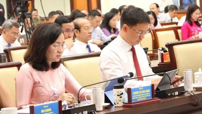 Các đại biểu tham dự kỳ họp.