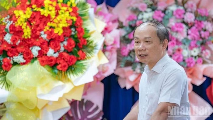 Đồng chí Phạm Tất Thắng, Ủy viên Trung ương Đảng, Phó Trưởng ban Thường trực Ban Tuyên giáo và Dân vận Trung ương, phát biểu tại buổi gặp mặt.