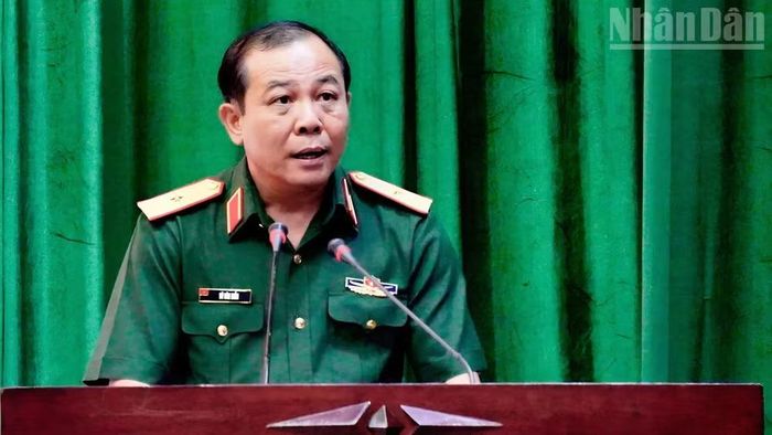 Thiếu tướng Vũ Văn Điền, Tư lệnh Bộ Tư lệnh Thành phố Hồ Chí Minh phát biểu.