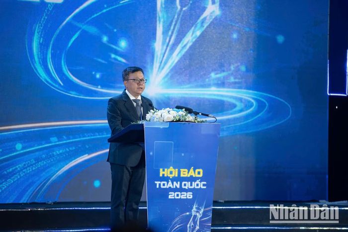 Đồng chí Lê Quốc Minh, Ủy viên Trung ương Đảng, Tổng Biên tập Báo Nhân Dân, Phó Trưởng Ban Tuyên giáo và Dân vận Trung ương, Chủ tịch Hội Nhà báo Việt Nam phát biểu khai mạc Hội Báo toàn quốc 2026.