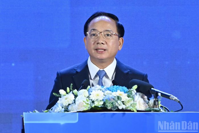 Trưởng Ban Tuyên giáo và Dân vận Trung ương Trịnh Văn Quyết phát biểu tại lễ khai mạc.