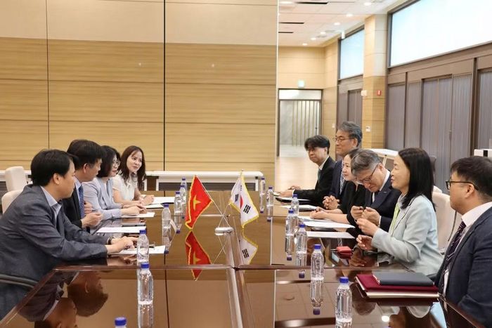 Quang cảnh buổi làm việc. (Ảnh do Đại sứ quán Việt Nam tại Hàn Quốc cung cấp)