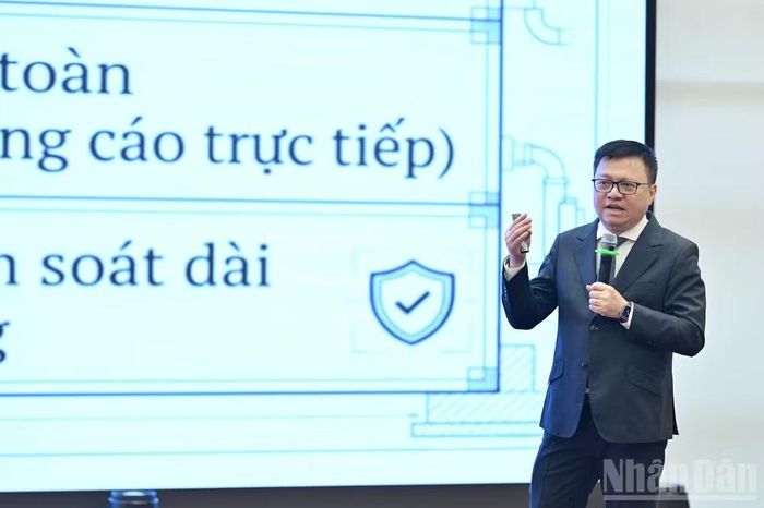 Theo nhà báo Lê Quốc Minh, AI không phải là thế lực thay thế mà là xung lực buộc báo chí phải tiến hóa. (Ảnh: THỦY NGUYÊN)
