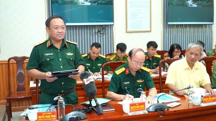 Thiếu tướng Nguyễn Thành Trung, Chính ủy Bộ Tư lệnh Thành phố Hồ Chí Minh, Phó Trưởng Ban Thường trực Ban Chỉ đạo 515 Thành phố phát biểu.