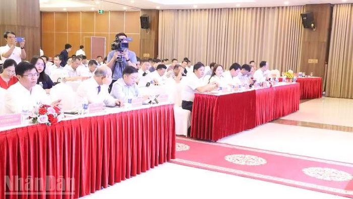 Các đại biểu dự buổi gặp mặt.