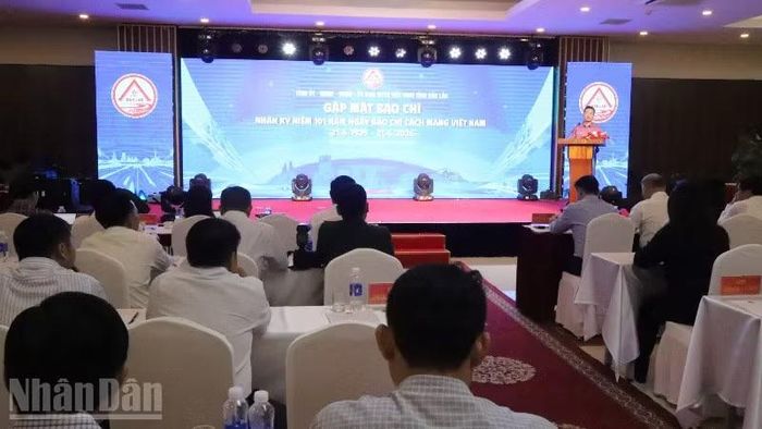 Quang cảnh buổi gặp mặt.
