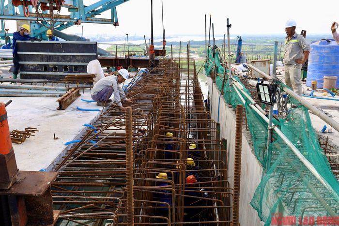 Khu vực đốt hợp long tại cầu Phước Khánh