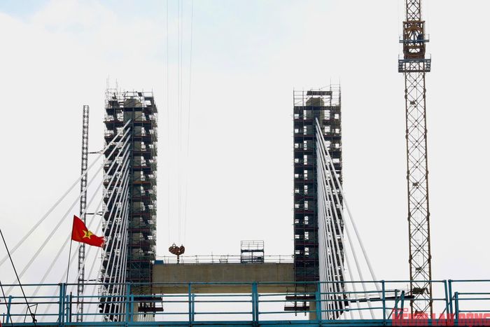 Khu vực 2 trụ P15 và P16 đã hoàn thành dây văng