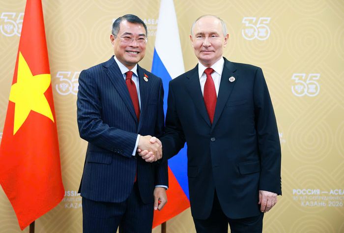 Thủ tướng Chính phủ Lê Minh Hưng và Tổng thống Nga Vladimir Putin. Ảnh: Nhật Bắc