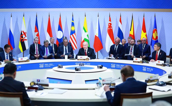 Thủ tướng Lê Minh Hưng tham dự phiên toàn thể Hội nghị Cấp cao Kỷ niệm 35 năm quan hệ ASEAN - Nga do Tổng thống Liên bang Nga Vladimir Putin chủ trì. Ảnh: Nhật Bắc