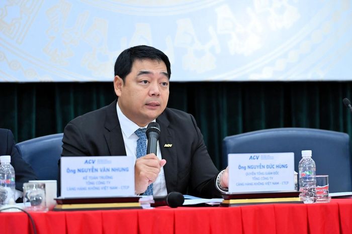 Ông Nguyễn Đức Hùng, Quyền Tổng Giám đốc ACV, cùng các đại biểu tham gia trao đổi, làm rõ các nội dung liên quan đến các ý kiến, câu hỏi đặt ra tại sự kiện. Ảnh: ACV
