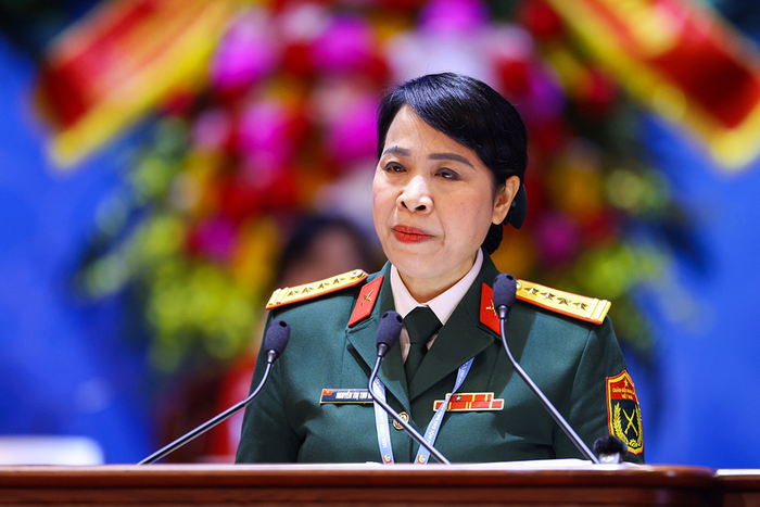  Đại tá NGUYỄN THỊ THU HIỀN, Trưởng ban Phụ nữ Quân đội. 