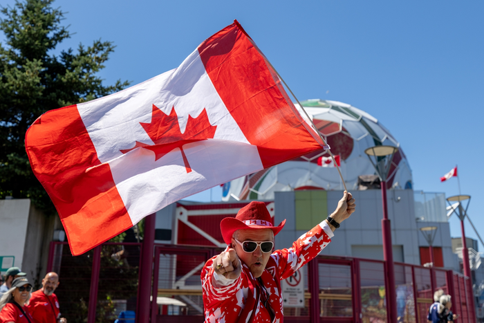 Cổ động viên của Canada. Ảnh: AP 