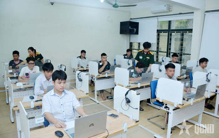 Thí sinh làm bài thi lần lượt từ phần 1 đến phần 3. Mỗi phần thi có thể thêm từ 1 đến 3 câu hỏi thử nghiệm không tính điểm. Các câu hỏi thử nghiệm được trộn vào các phần thi một cách ngẫu nhiên và thí sinh không biết là câu hỏi nào. Các phần thi có câu hỏi thử nghiệm, thời gian làm bài sẽ được cộng bù đủ thời gian làm bài cho thí sinh. 