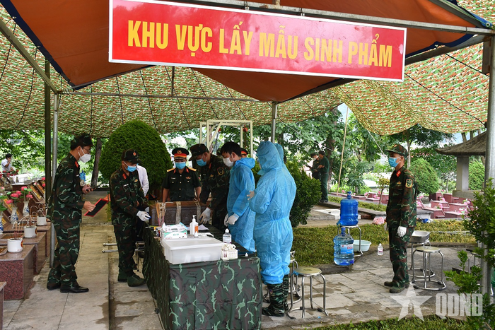 Khu vực lấy mẫu sinh phẩm.