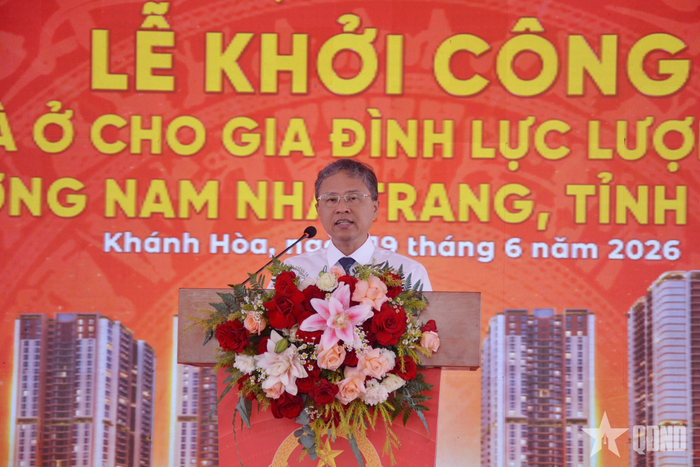 Đồng chí Trần Hòa Nam, Phó chủ tịch UBND tỉnh Khánh Hòa phát biểu.