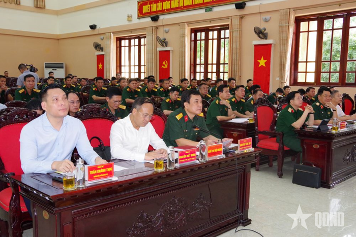 Các đại biểu dự hội nghị. 
