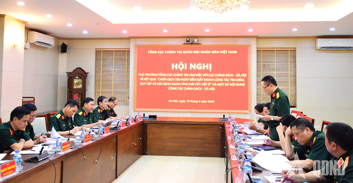 Đại biểu phát biểu tại hội nghị. 