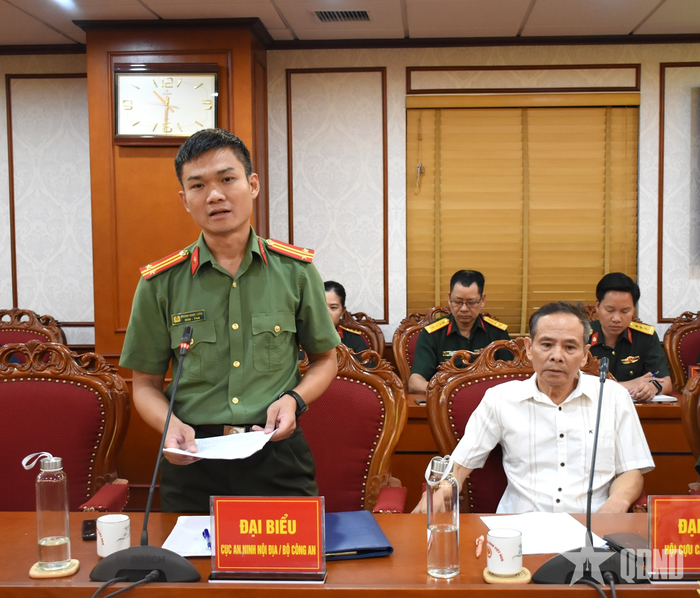 Các đại biểu phát biểu ý kiến tại hội nghị. 