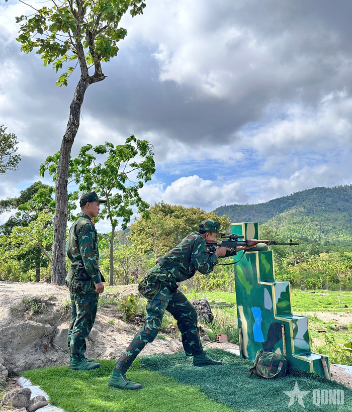 Các xạ thủ thi đấu. 