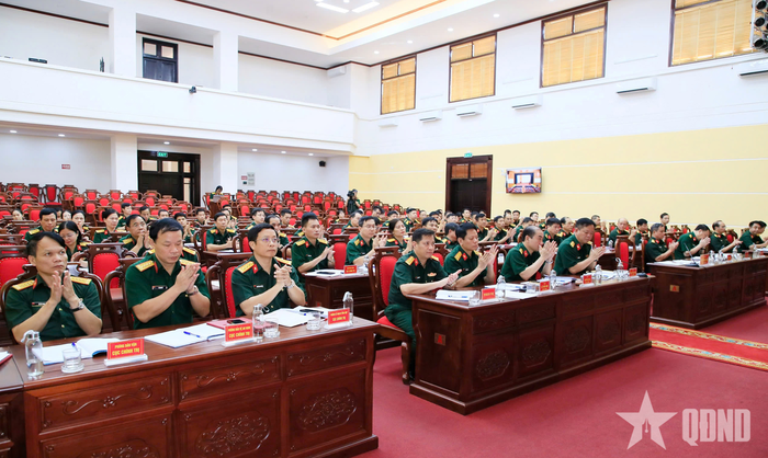  Các đại biểu dự hội nghị. 