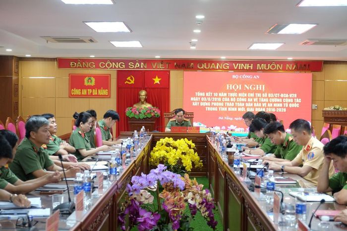 Đại tá Nguyễn Xuân Hoàng - Phó Giám đốc Công an TP Đà Nẵng chủ trì tại điểm cầu Công an TP Đà Nẵng.