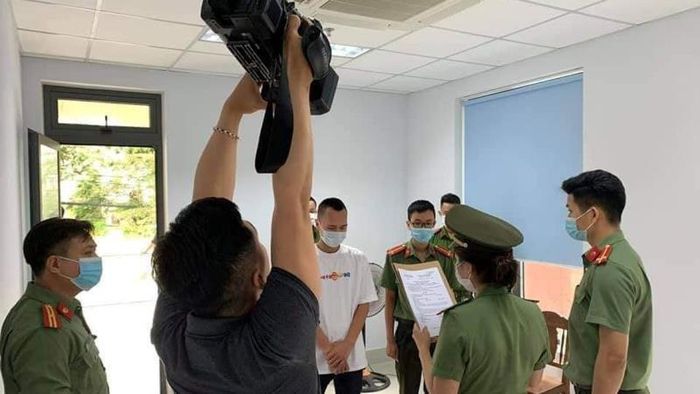 Phóng viên Truyền hình An ninh Đà Nẵng luôn có mặt kịp thời đưa tin các sự kiện quan trọng của lực lượng Công an TP.