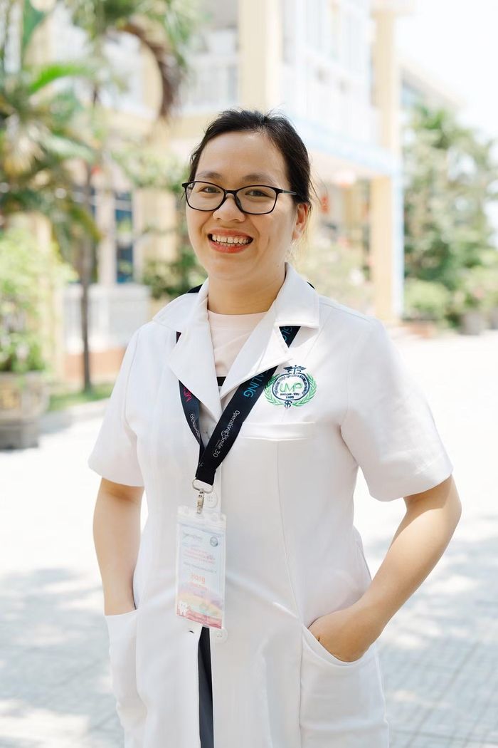 Chị Đinh Diệu Hồng - Phó Bí thư Đoàn trường ĐH Y Dược (ĐHQG Hà Nội).