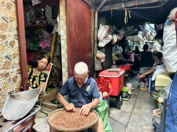 Người dân khu Chợ Gà - Gạo sống trong cảnh chật chội, nhà cửa xuống cấp lâu năm