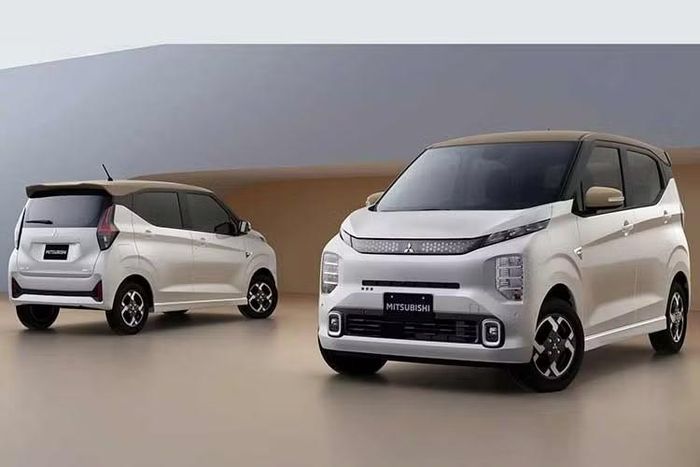 Ngoài eK Cross EV, dải sản phẩm xe kei car của Mitsubishi còn bao gồm các mẫu xe, gồm eK Cross, eK Wagon, eK Space và Delica Mini sử dụng động cơ đốt trong. Những chiếc xe đầu tiên dự kiến sẽ được bàn giao cho khách hàng vào cuối tháng này.