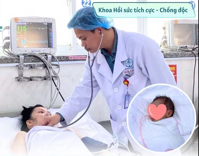 Bác sĩ thăm khám cho sản phụ sau giai đoạn nguy kịch - Ảnh BVCC