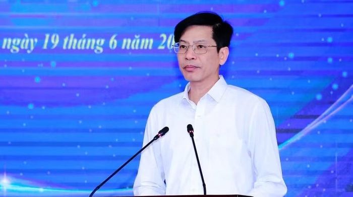 Nhà báo Phạm Văn Báu, Giám đốc Báo và Phát thanh, truyền hình Thanh Hóa, Chủ tịch Hội Nhà báo tỉnh phát biểu khai mạc.