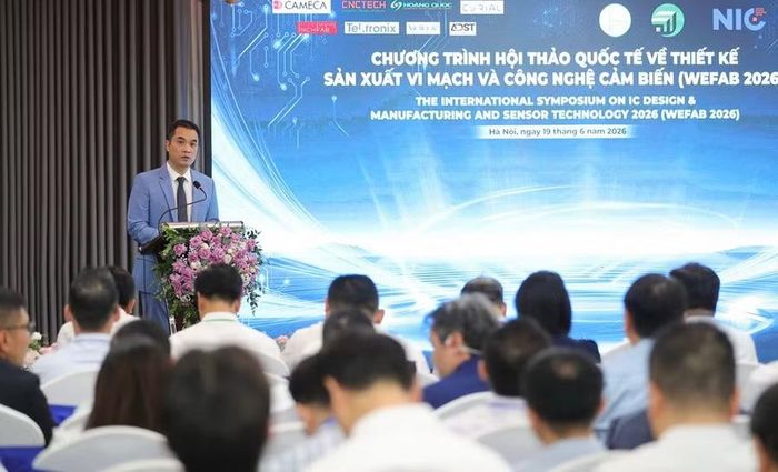 PGS.TS Phạm Bảo Sơn - Phó Giám đốc ĐH Quốc gia Hà Nội phát biểu tại hội thảo,