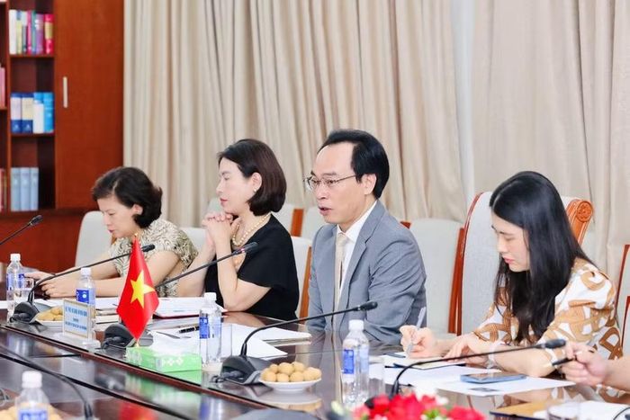 Bộ trưởng Hoàng Minh Sơn tại buổi tiếp.