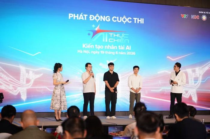 Đội "Converged" giành Giải Nhất mùa 1 chia sẻ kinh nghiệm.