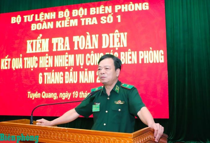 Thiếu tướng Nguyễn Văn Thiện, Phó Tư lệnh Bộ đội Biên phòng phát biểu kết luận kiểm tra tại Ban Chỉ huy Bộ đội Biên phòng tỉnh Tuyên Quang. Ảnh: Thanh Xuân