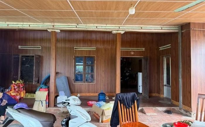 Nhiều ngôi nhà được Khang cho ốp gỗ trần, tường và sàn nhà hòng chiếm đoạt 8 tỷ tiền đền bù giải phóng mặt bằng.