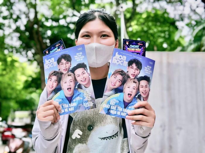 Sức nóng tại điểm phát vé phần nào cho thấy sức hút của Concert Thanh xuân trước đêm diễn ngày 27/6 tại Trường đua F1 Mỹ Đình (Hà Nội). Với quy mô dự kiến khoảng 20.000 khán giả, concert quy tụ nhiều nghệ sĩ được giới trẻ yêu mến như Hòa Minzy, Quang Hùng MasterD, Double 2T, Võ Hạ Trâm, Đông Hùng, Hà Myo, DJ Hoaprox... cùng nhiều khách mời khác.