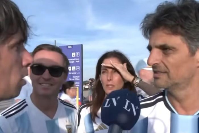  Các fan Argentina thoát chết trong vụ xả súng đang kể lại sự việc với phóng viên. 