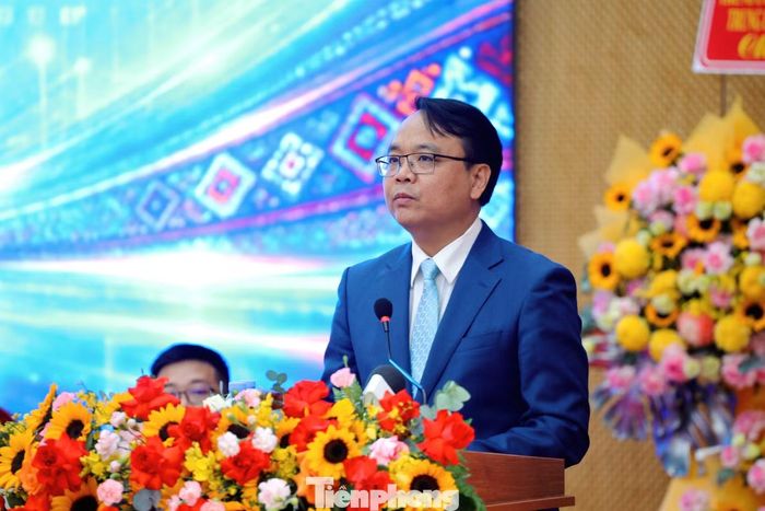 Ông Đặng Hồng Sỹ - Phó Bí thư Tỉnh ủy Lâm Đồng, phát biểu chỉ đạo.