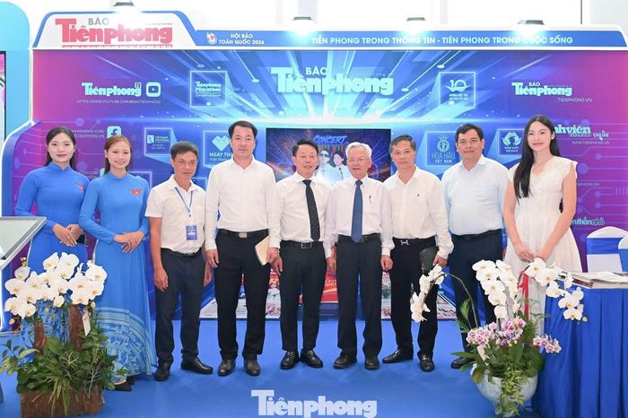 Gian trưng bày năm nay được thiết kế theo phong cách hiện đại, trẻ trung nhằm truyền tải thông điệp "Tiên phong trong thông tin - tiên phong trong cuộc sống".