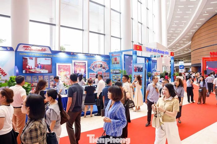 Hội báo năm nay có quy mô lớn với sự tham gia của 66 đơn vị, cơ quan báo chí và các cấp Hội Nhà báo, quy tụ gần 100 cơ quan báo chí Trung ương và địa phương đến từ 34 tỉnh, thành phố.