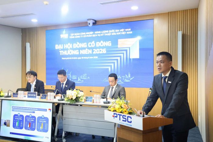 Ông Nguyễn Xuân Ngọc - Thành viên HĐQT thay mặt HĐQT PTSC trình bày báo cáo của HĐQT.