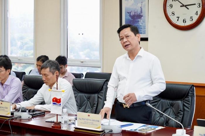 Ông Nguyễn Lâm Anh - Phó Tổng Giám đốc Vietsovpetro nhấn mạnh tầm quan trọng của khoa học công nghệ và yếu tố con người trong chiến lược hợp tác giữa Vietsovpetro và HCMUT.