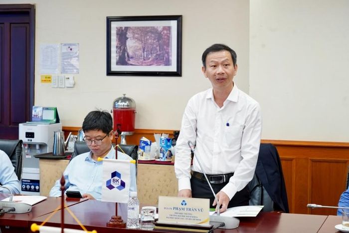 PGS. TS. Phạm Trần Vũ - Phó Hiệu trưởng HCMUT đề xuất định hướng chuyển mạnh từ nghiên cứu lý thuyết sang ứng dụng thực tiễn trong giai đoạn tới.