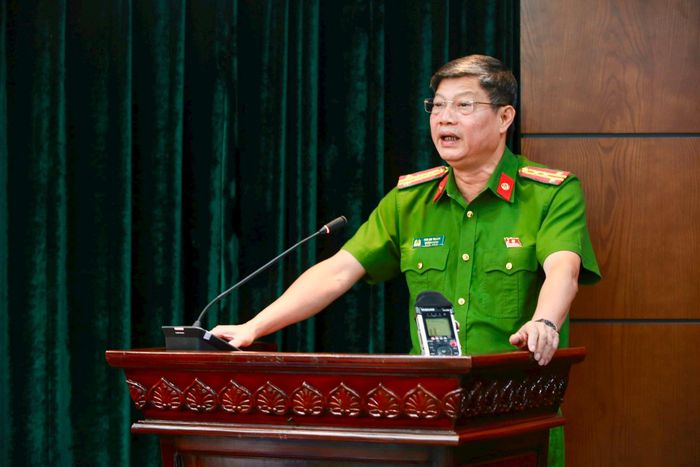 Đại tá Chu An Thanh - Trưởng phòng Cảnh sát điều tra tội phạm về tham nhũng, kinh tế, buôn lậu Công an TP. Hà Nội thông tin tại Hội nghị.