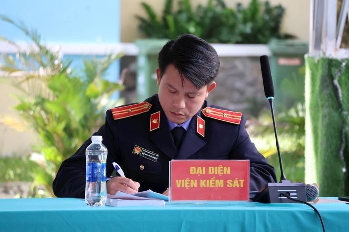 Đại diện VKSND khu vực 6 TP. HCM tham gia tranh tụng tại phiên tòa.