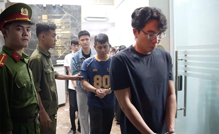 Công an khám xét hàng loạt công ty, địa điểm liên quan. Ảnh: CACC