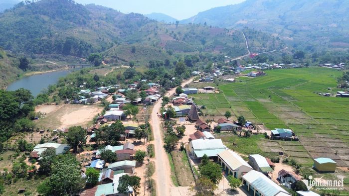 Hiện tỉnh Quảng Ngãi có 1.710 thôn, làng, tổ dân phố; trong đó, có 561 thôn đặc biệt khó khăn. Ảnh: Ngọc Chí